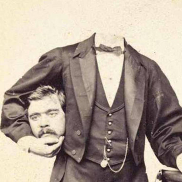 trolley-cape mayhem-headless 600×600 ghostly victorian man holding his own head