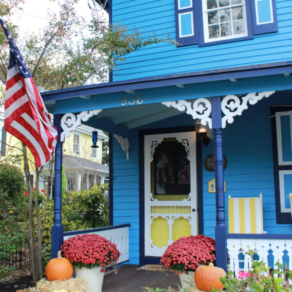 Fall Cape May 23 (1) Victorian house with fall decorations
